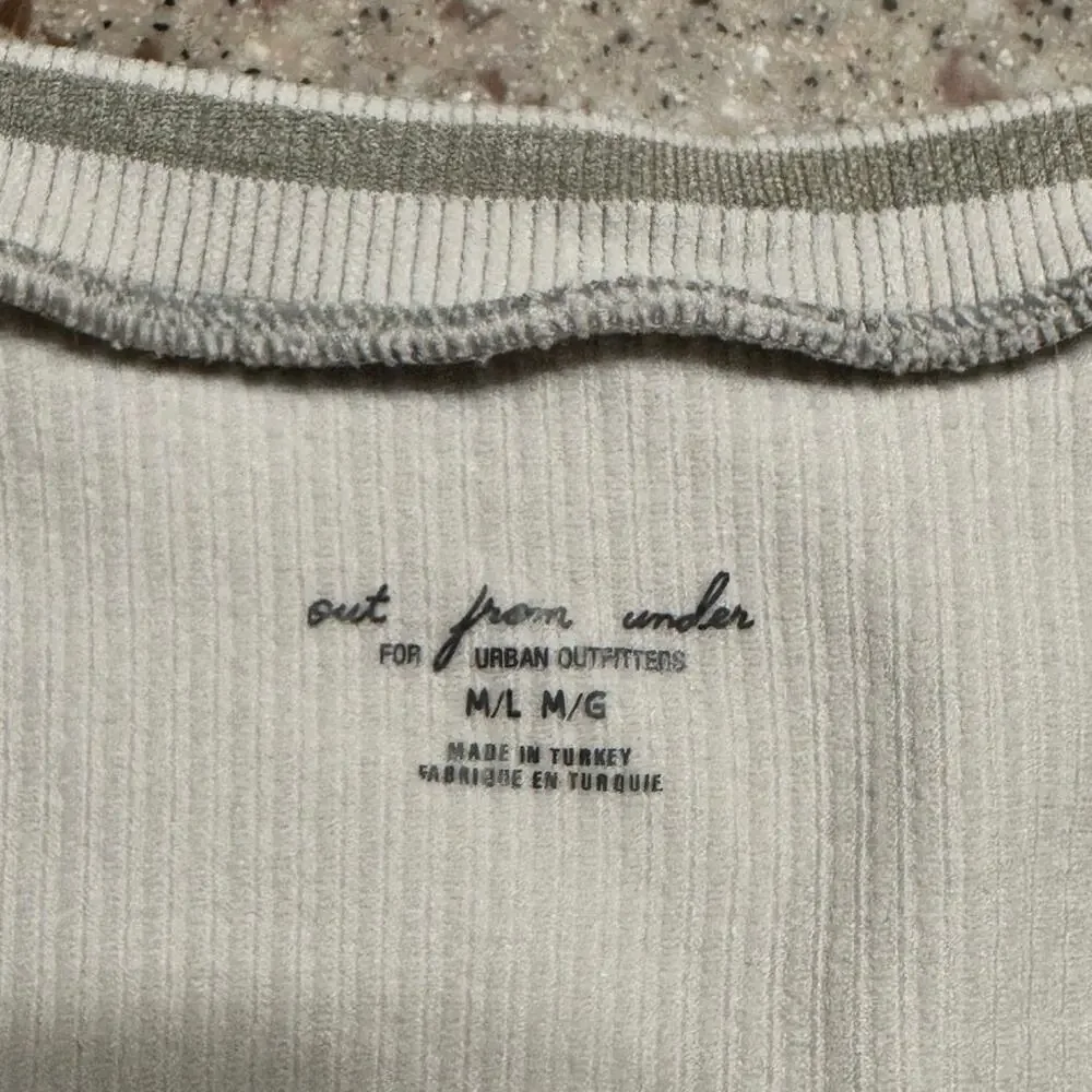 Urban Outfitters Crop Top Ribbed T-Shirt Size Medium Large Get one Free - Picture 3 of 8